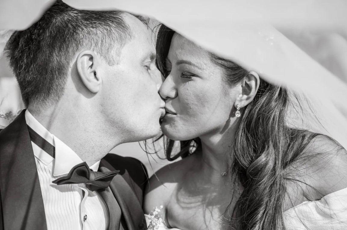 Wedding photographer Slovenia – elegant wedding detail